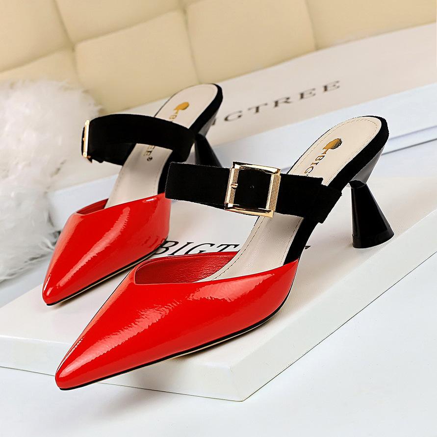 Date Pointed Toe Buckle Strap Slippers