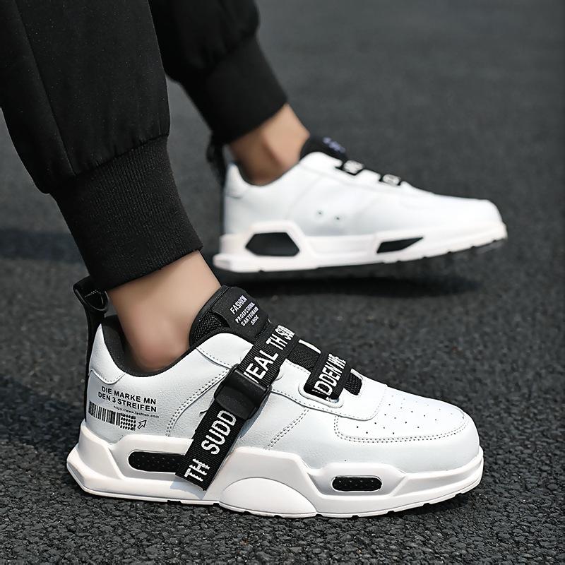 ’Celestial Legend‘ Sneakers