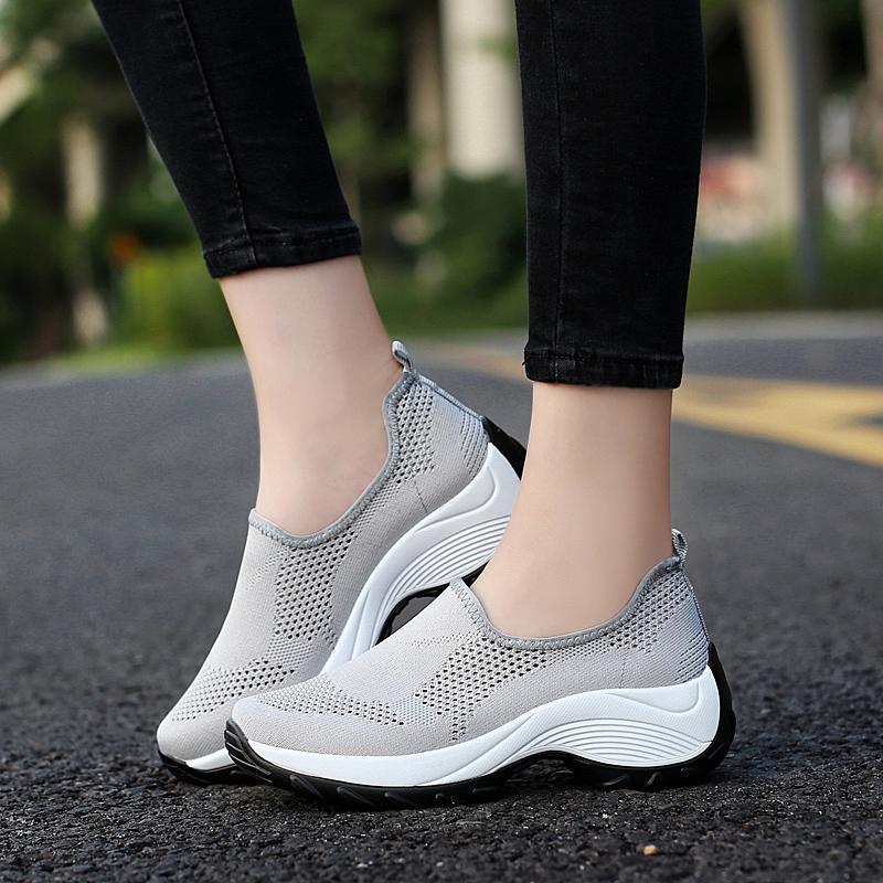 Women's Outdoor Casual Light Breathable Mesh Non-slip Shoes