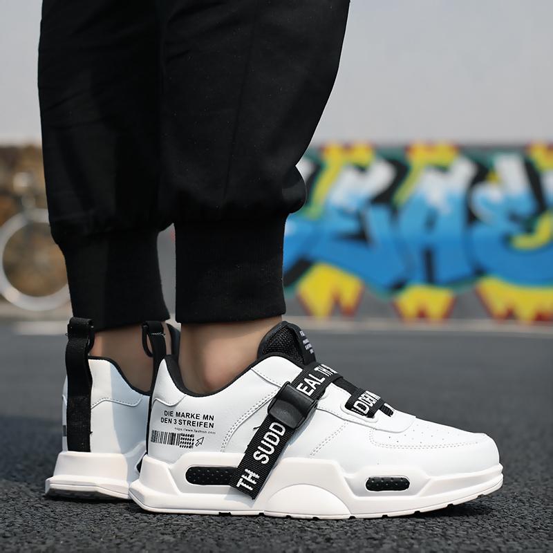 ’Celestial Legend‘ Sneakers
