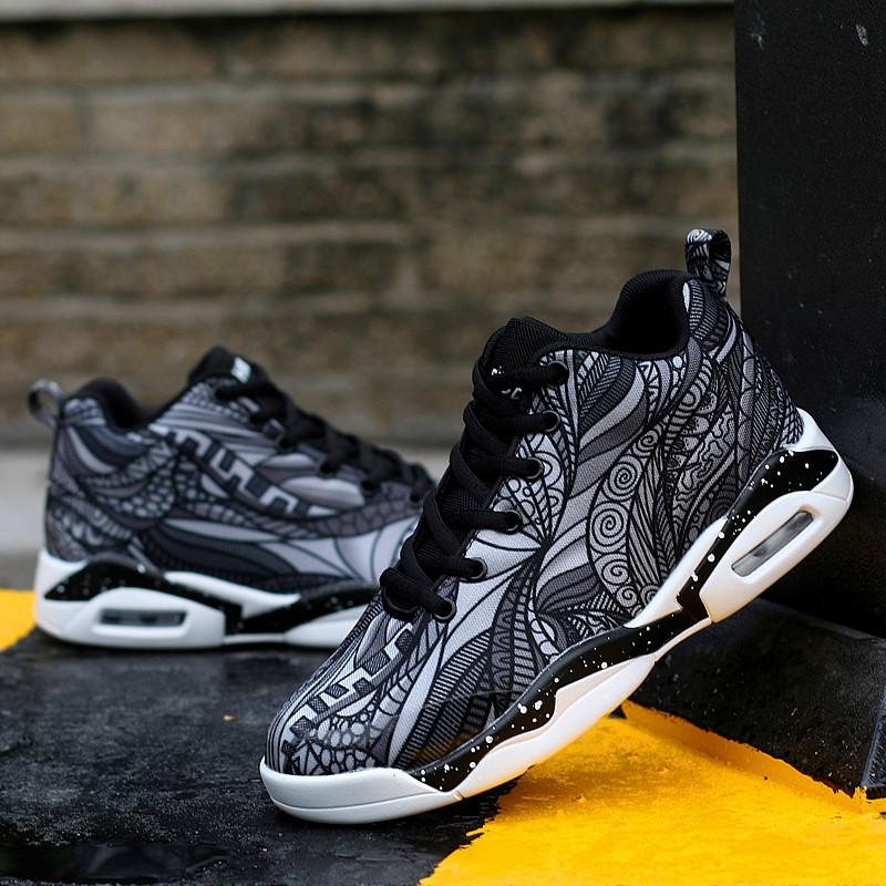 GM7 Kaleidos Sneakers