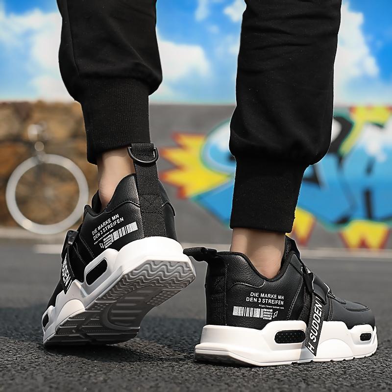 ’Celestial Legend‘ Sneakers