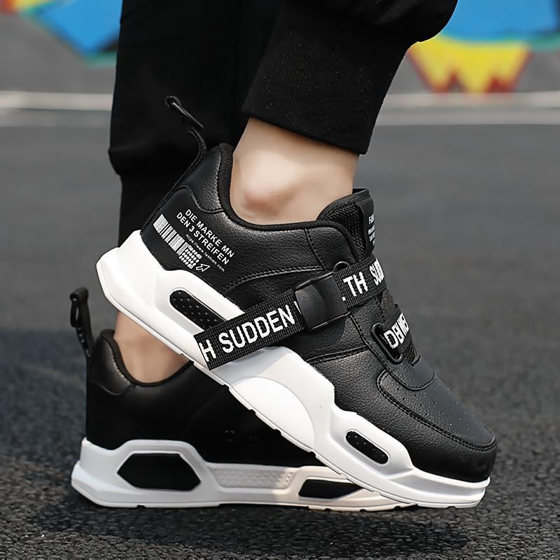 ’Celestial Legend‘ Sneakers