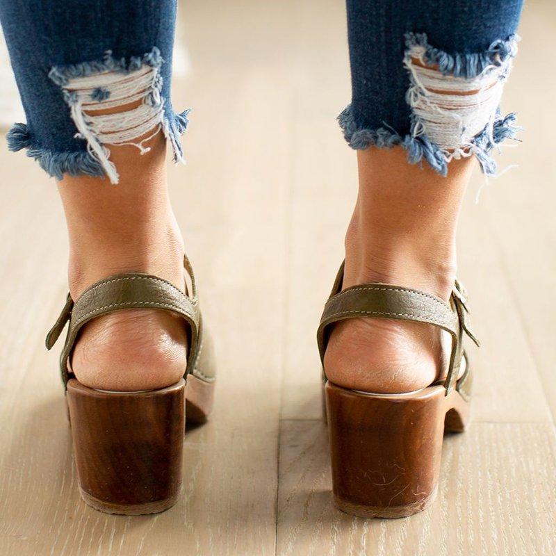 Vintage Buckle Strap Closed Toe Shoes Chunky Heel Sandals